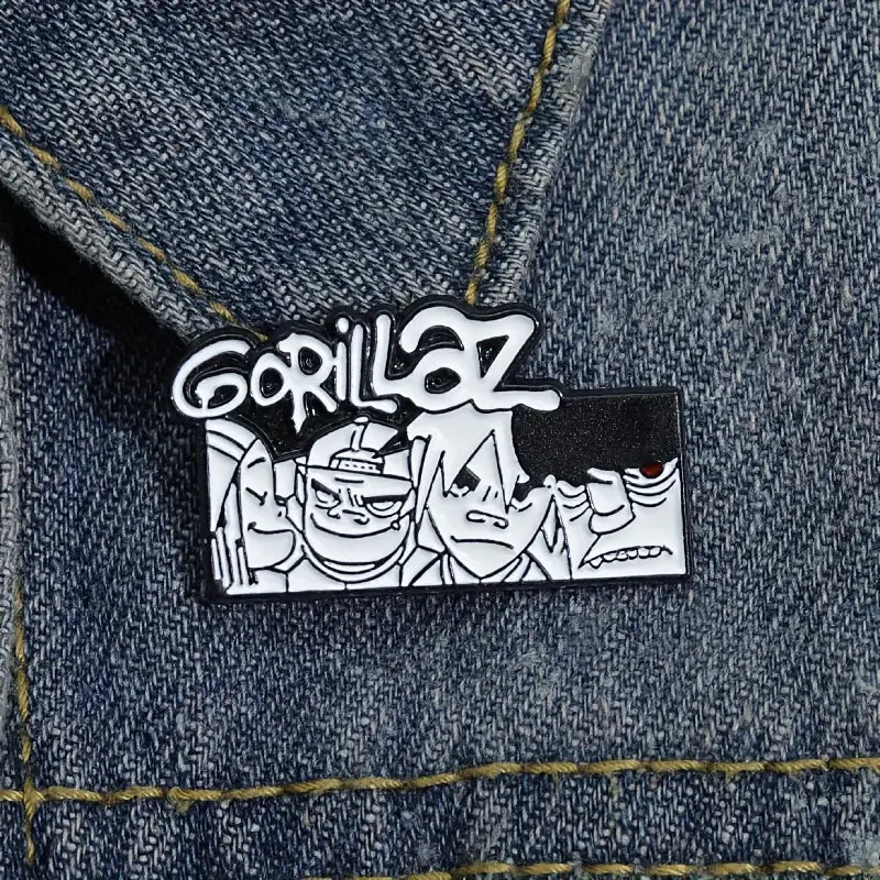 Pin's Métallique "Gorillaz" Noir et Blanc - Broche de Collection pour Fans de Musique